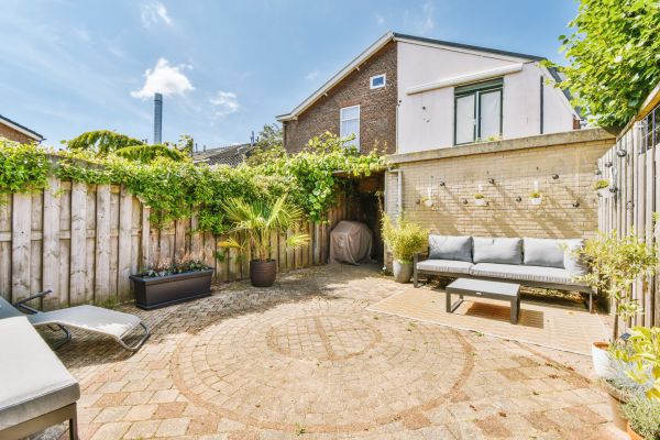 Courtyard Wall Repair in Edison