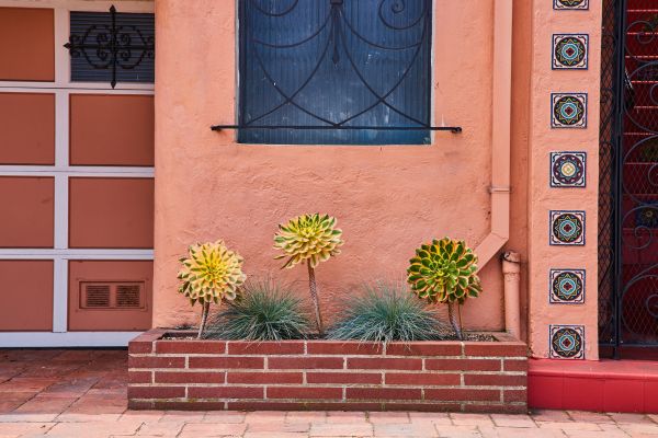 Brick Planter Installation in Edison